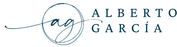 Logo Color Vertical AG Alberto García Podólogo